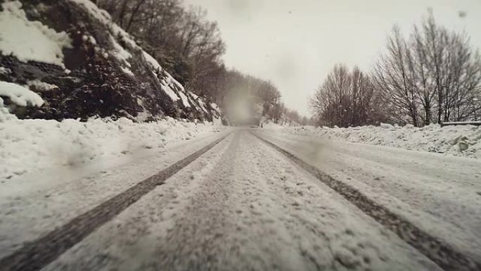 车载摄像头：在暴风雪中行驶