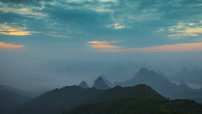 黎明时分的桂林山黎明时分的桂林山