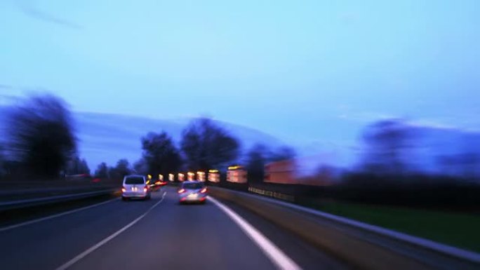 德国高速公路上的POV夜间行驶时间延迟