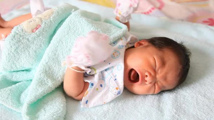 婴儿在哭胎儿新生产科中心月子中心
