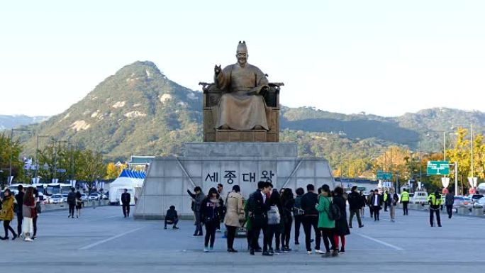 首尔市光化门广场的韩文创造者世宗大帝雕像