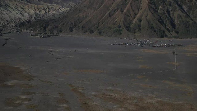 印度尼西亚布罗莫腾格尔塞梅鲁国家公园火山谷的云景时间流逝 (4k)