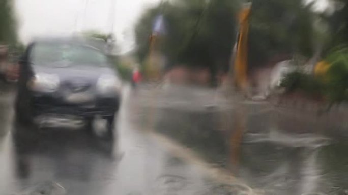 高速公路附近的雨高速公路附近的雨