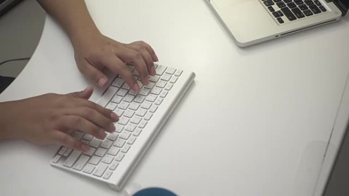 4K DOLLY: 手型电脑键盘