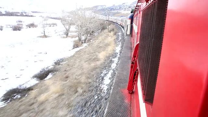 火车旅行第一视角长途跋涉冬天雪景