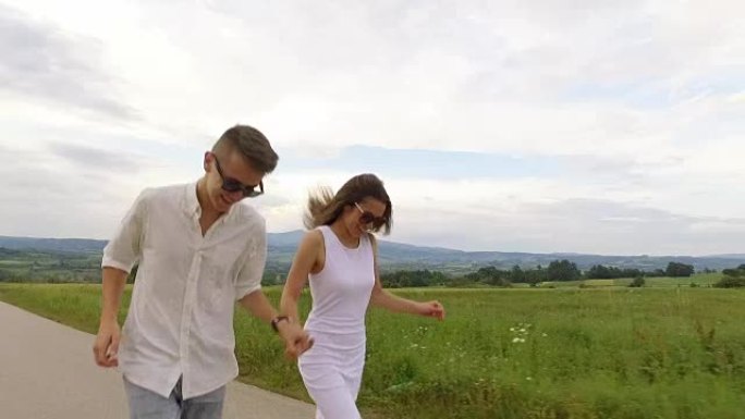 男人和女人一起跑步。慢动作