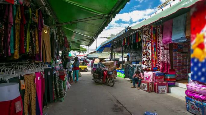 高清：泰国边境购物市场挤满了人。