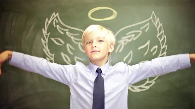有翅膀的学校男孩天使