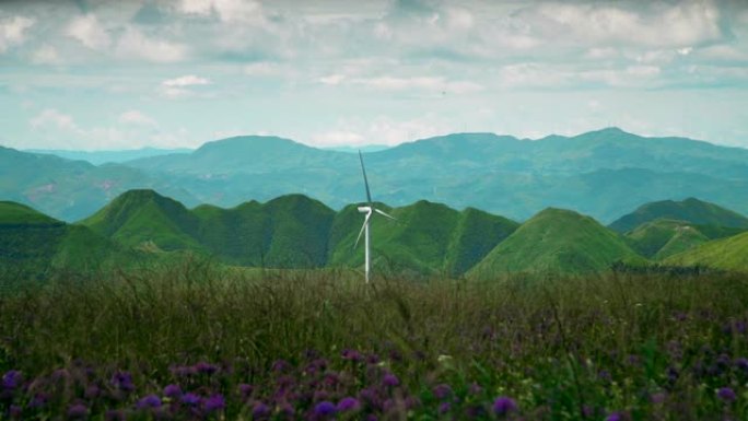 中国贵州山区风力涡轮机。