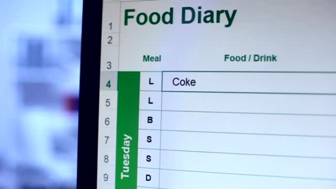 将可乐写入在线食物日记，计算卡路里摄入量，节食的人
