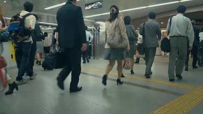 香港港铁地下车站的人