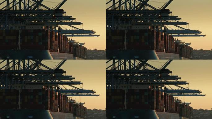 正在卸货的集装箱船