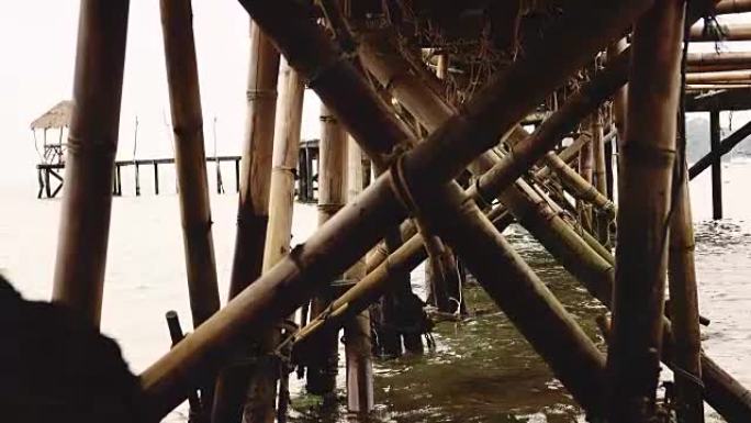 通往大海的竹桥，泰国的省麦岛。