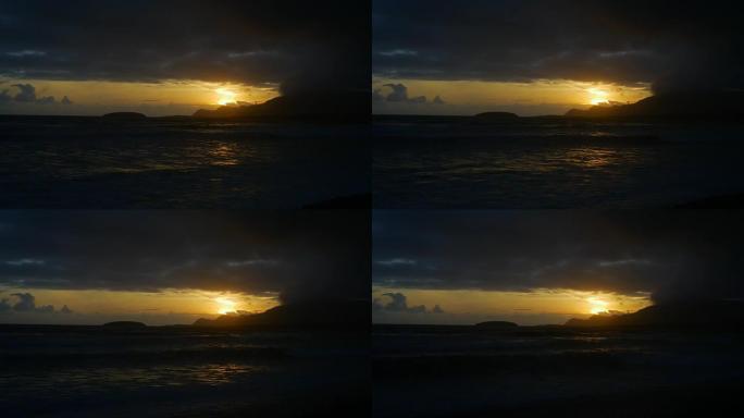 日落时阿基尔岛上的龙骨湾