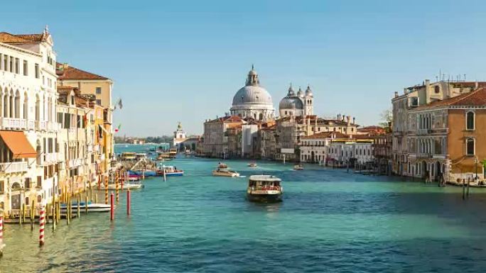 时间流逝: 意大利威尼斯的大运河和圣玛丽亚·德拉致敬。