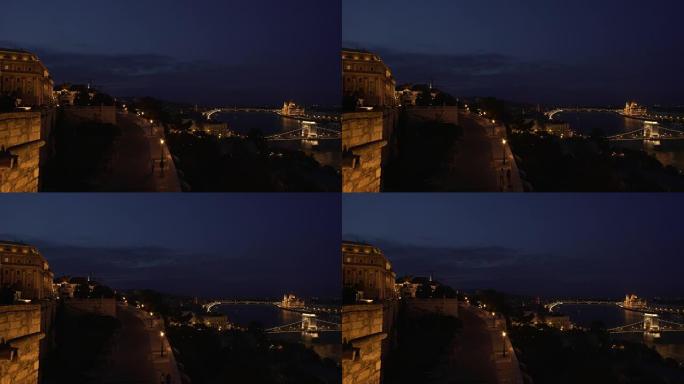 从布达城堡山上的皇宫看夜间布达佩斯