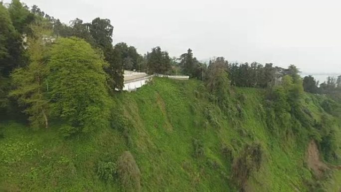 绿色巴统植物园与隧道铁路沿海滨，格鲁吉亚