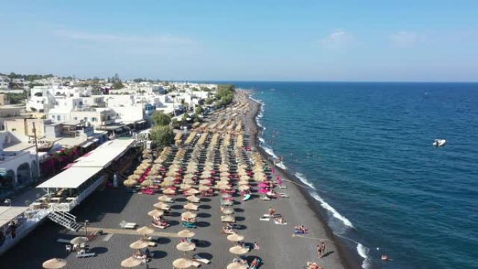 希腊圣托里尼卡马里海滩鸟瞰图