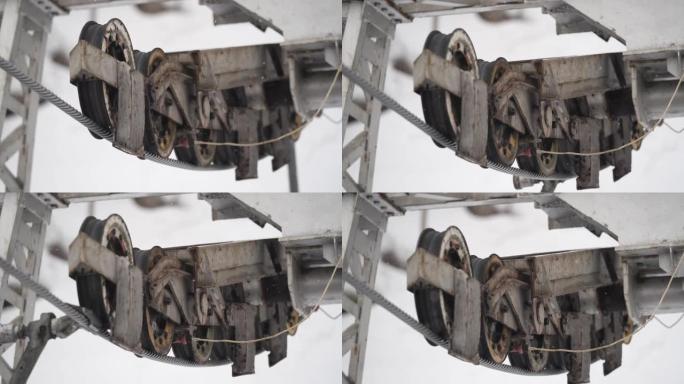 滑雪升降机轮系统的详细照片