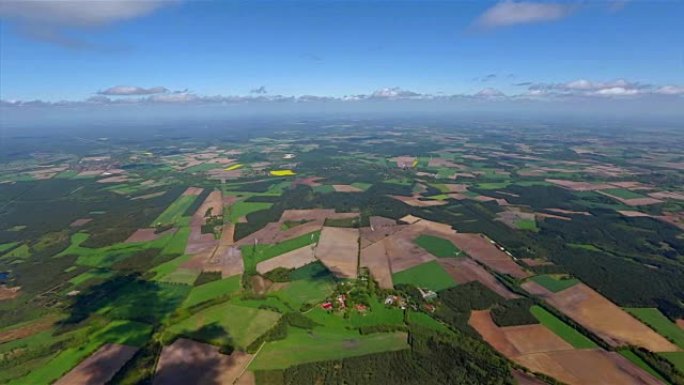 德国下萨克森州田野和牧场拼凑农田的鸟瞰图