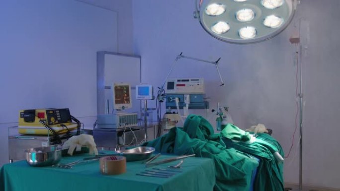 手术室里没有人