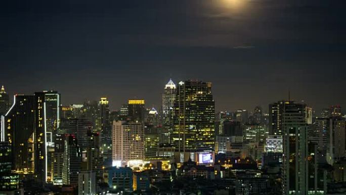 满月在城市上空