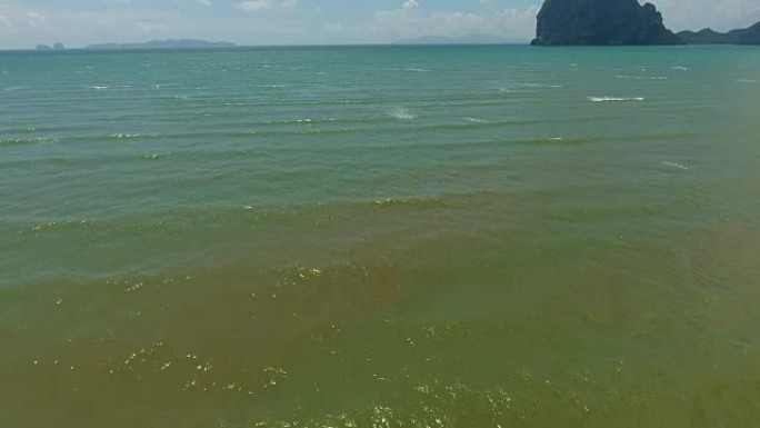 泰国安达曼海的pakmeng海滩的空中海景