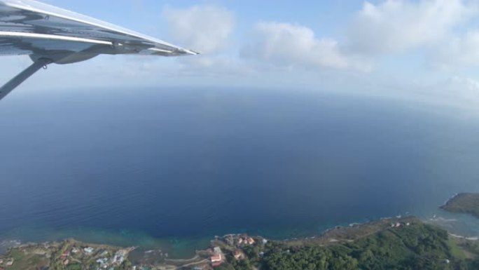 飞越伯利兹海岸的Arial view