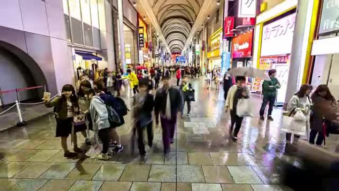 延时: 行人在广岛市中心的hondori arcade拥挤购物