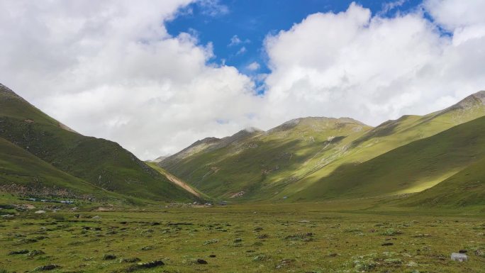 草原风景青山绿水 山高山小众景点旅行