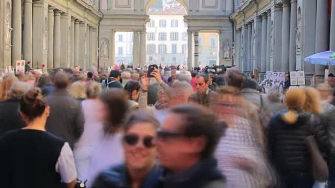 延时: 意大利佛罗伦萨大街上拥挤的游客