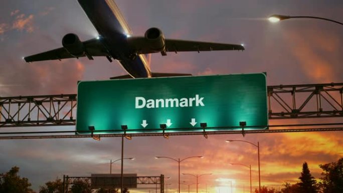 飞机在美妙的日出时起飞丹麦。丹麦人