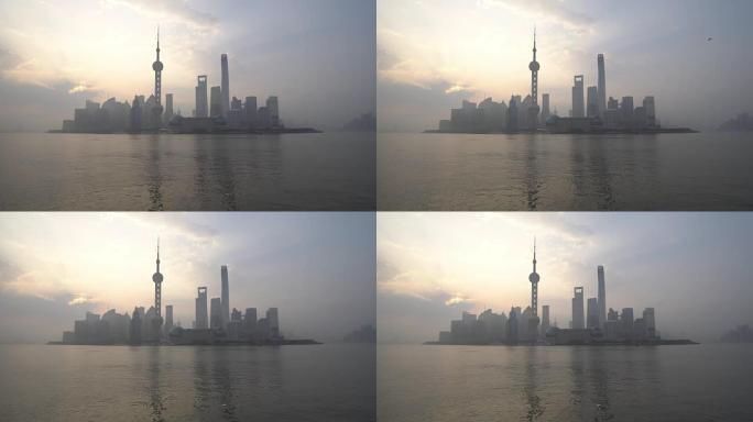 太阳升起的上海天际线