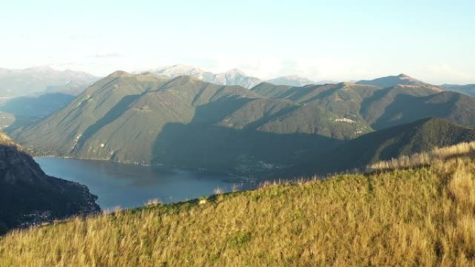 空中无人机景观山脉和森林