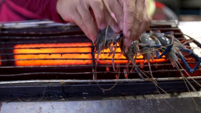 在泰国街头食品中烧烤大虾