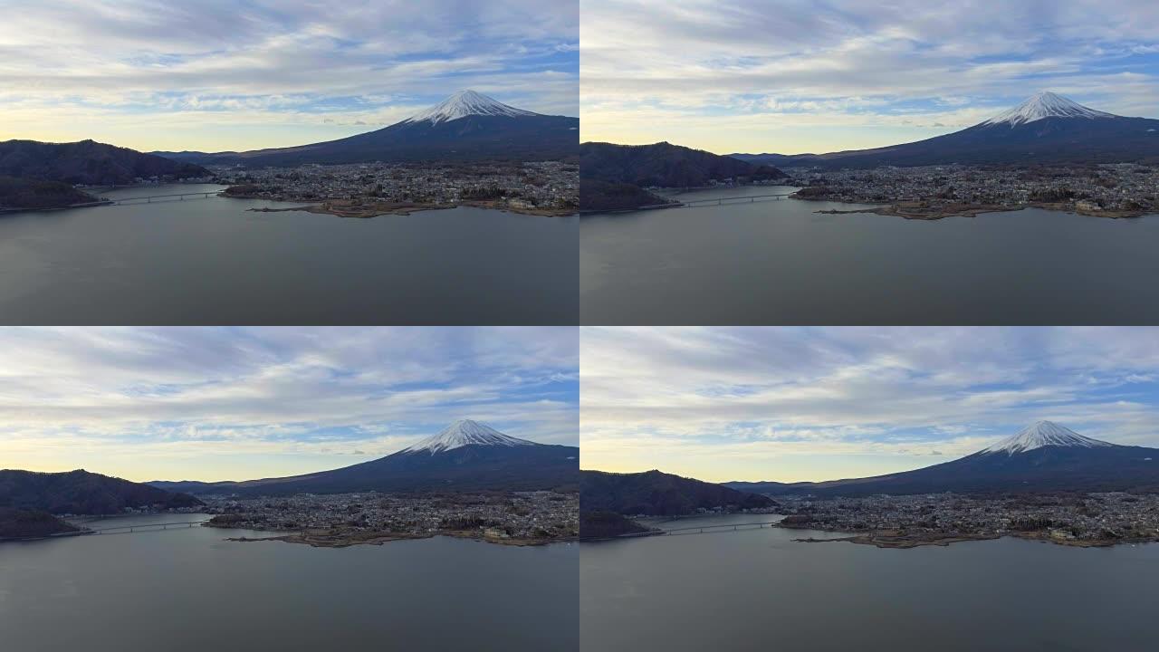 空中: 富士山与川口湖