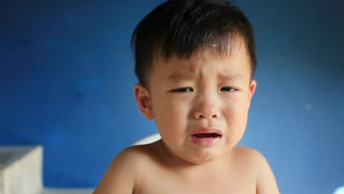 哭泣的亚洲婴儿哭泣的亚洲婴儿