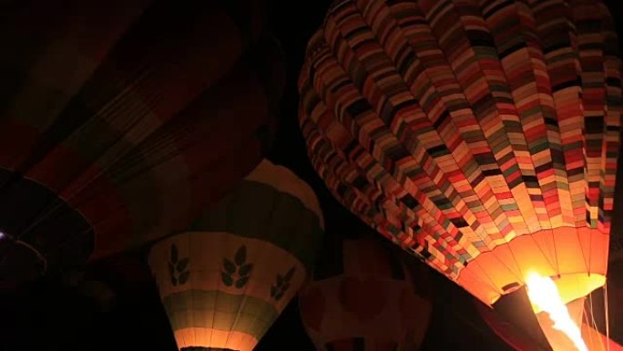 晚上的气球节点燃热气球热气球升空