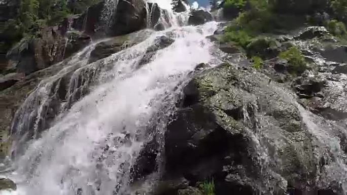 波兰塔特里莫尔斯基奥科湖瀑布