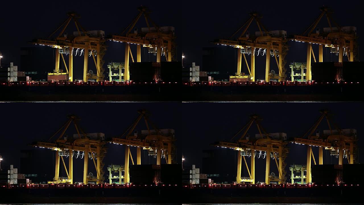 夜间集装箱货运船