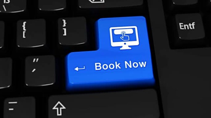 现在预订现代计算机键盘上带有蓝色输入按钮的移动运动，并标有文本和图标。选定的聚焦键是按动画。