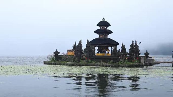 Pura Ulun Danu Bratan寺庙在印度尼西亚巴厘岛