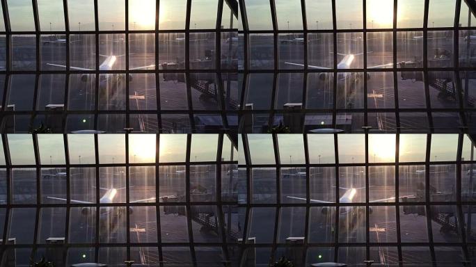 透过机场的玻璃窗
