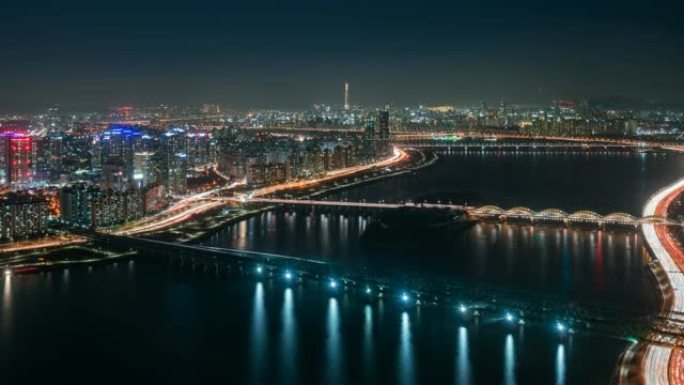 从Yeouido商业区到韩国首尔市乐天世界大厦的汉江跨河大桥的延时夜景
