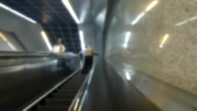 德黑兰地铁站的自动扶梯