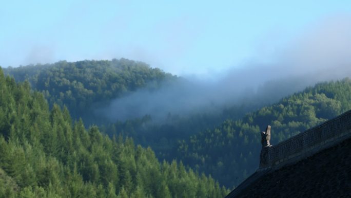 房檐 大自然 云雾缭绕 房顶的风景 氛围