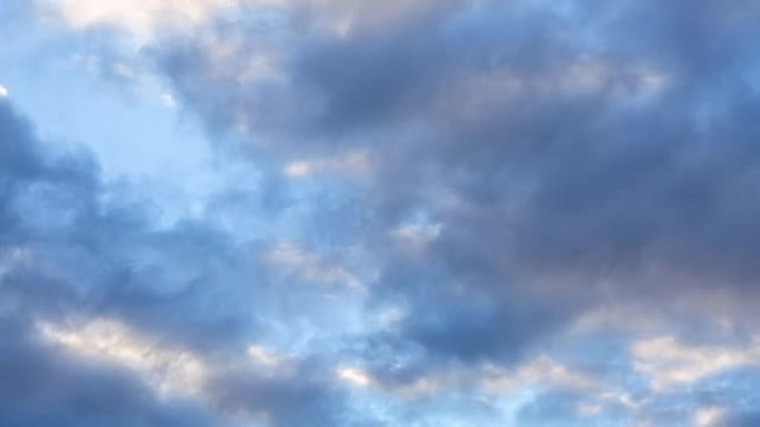 充满暴风云的戏剧性天空