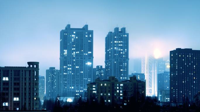 南京城市高楼云雾夜景