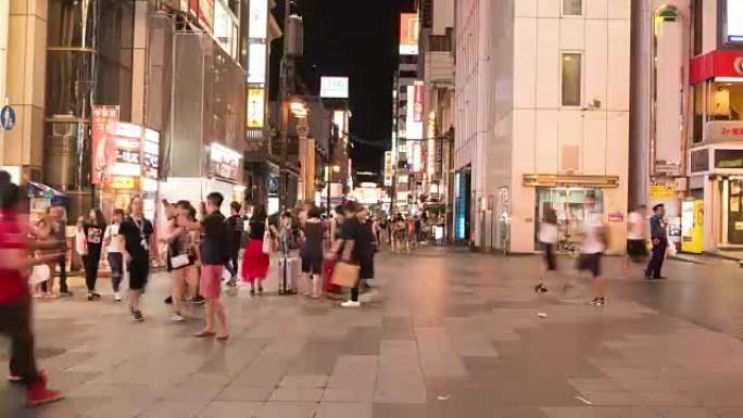 日本大阪道顿堀街上行走的人的时间流逝