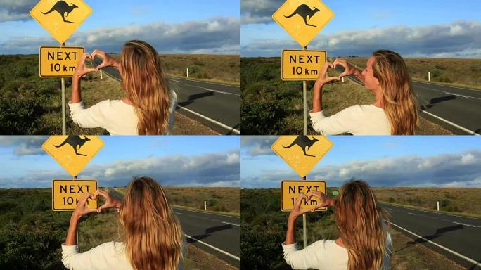 女人爱在澳大利亚的公路旅行